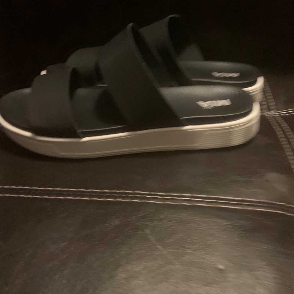 Women’s sandals